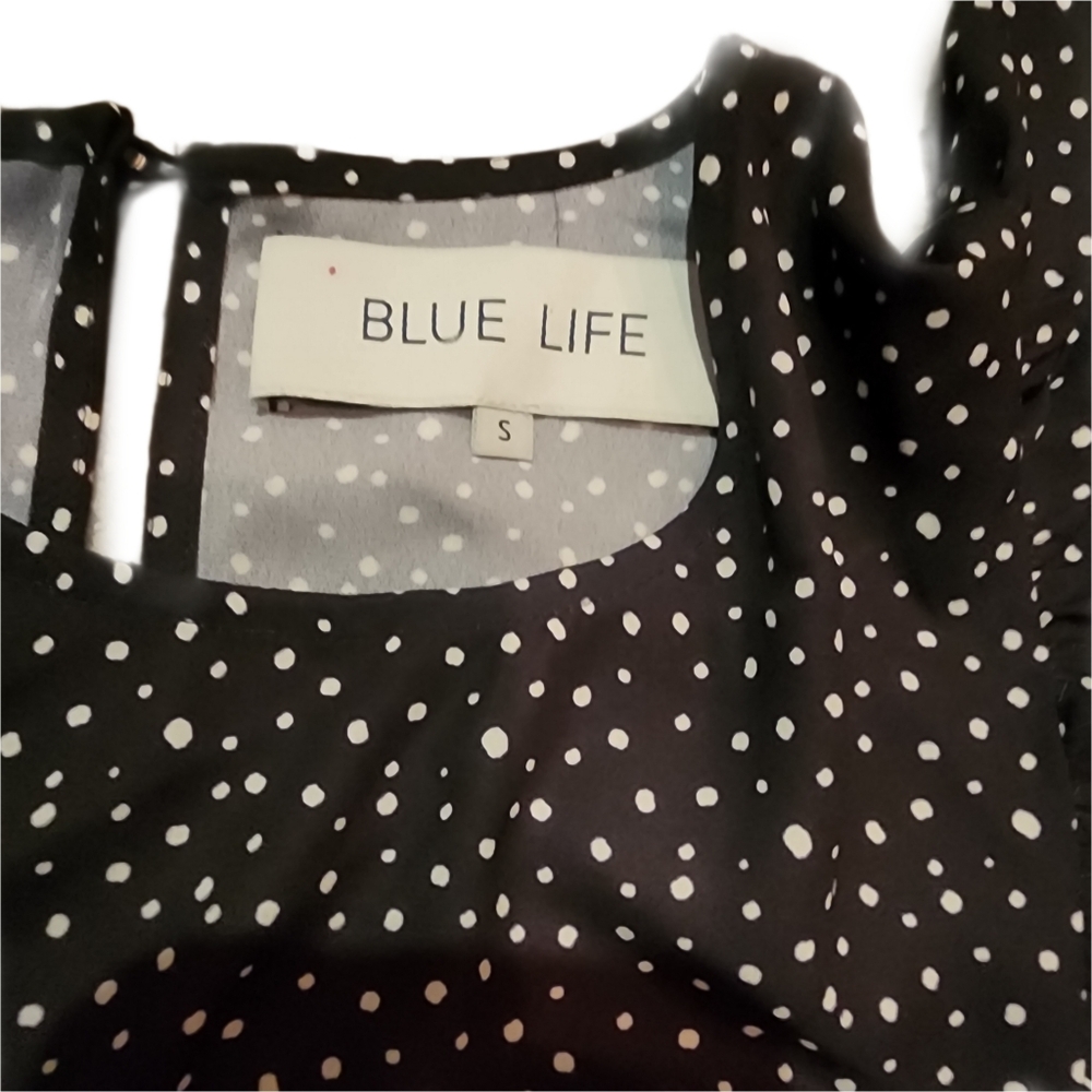 BLUE LIFE Ruffled Crop Top - Picture 7 of 7